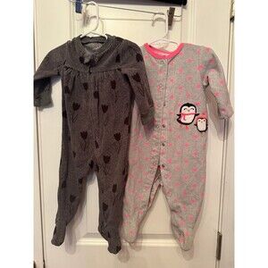 Bundle of Carters clothes size 9 months